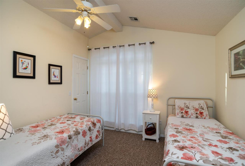 4 Bedrooms Bedrooms, 0 ,2 BathroomsBathrooms,Residential,Single Family,1st,1,132398