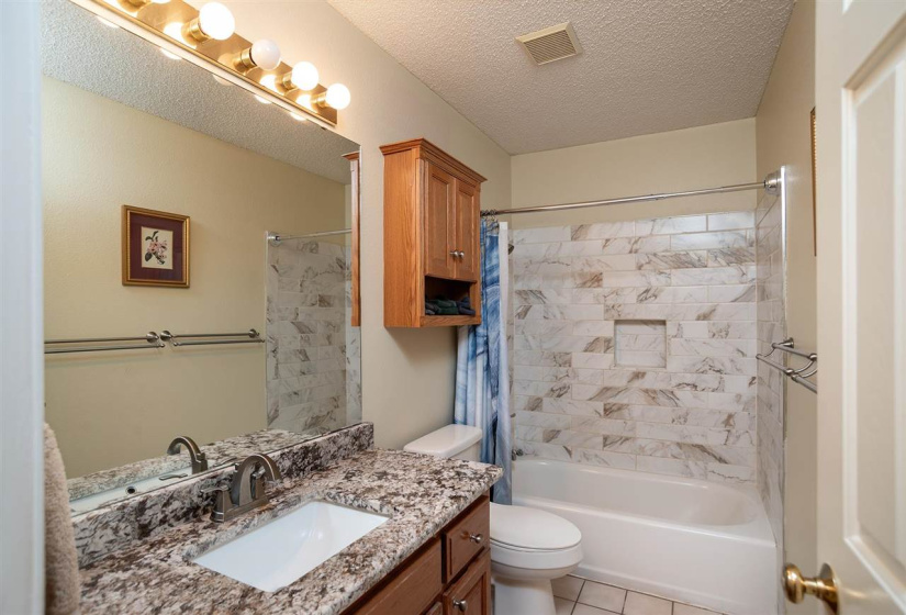 4 Bedrooms Bedrooms, 0 ,2 BathroomsBathrooms,Residential,Single Family,1st,1,132398