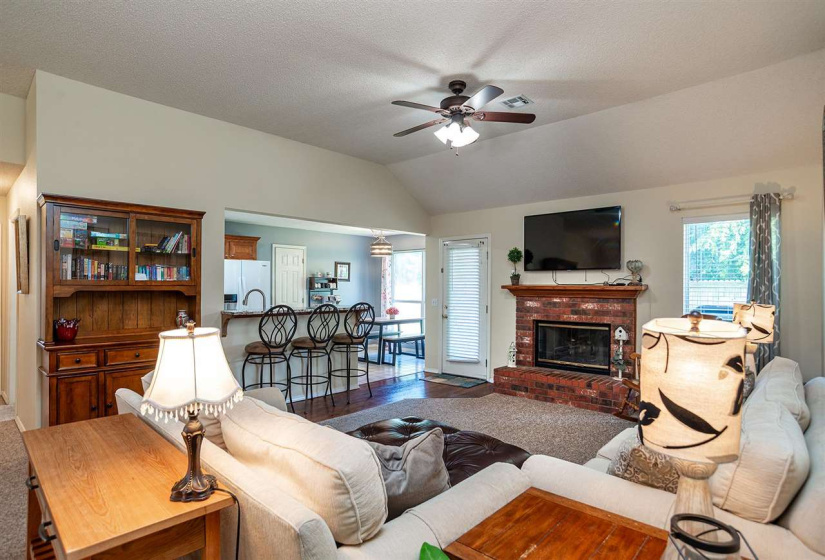 4 Bedrooms Bedrooms, 0 ,2 BathroomsBathrooms,Residential,Single Family,1st,1,132398
