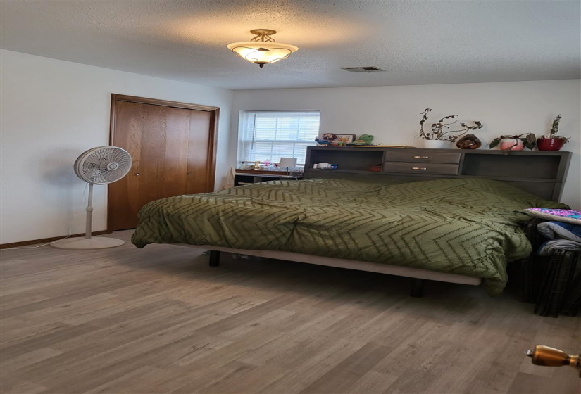 4 Bedrooms Bedrooms, 0 ,2 BathroomsBathrooms,Residential,Single Family,Park Pl,1,132399