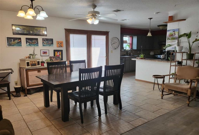 4 Bedrooms Bedrooms, 0 ,2 BathroomsBathrooms,Residential,Single Family,Park Pl,1,132399