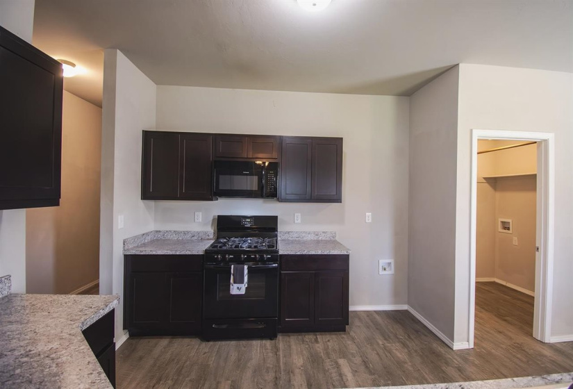 3 Bedrooms Bedrooms, 0 ,2 BathroomsBathrooms,Residential,Single Family,Kinder Wells,1,132400