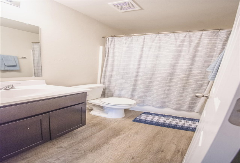 3 Bedrooms Bedrooms, 0 ,2 BathroomsBathrooms,Residential,Single Family,Kinder Wells,1,132400