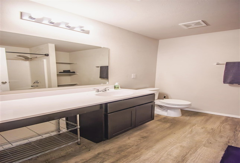 3 Bedrooms Bedrooms, 0 ,2 BathroomsBathrooms,Residential,Single Family,Kinder Wells,1,132400