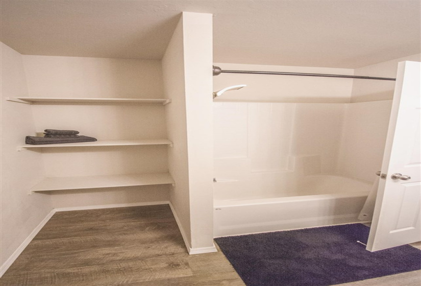 3 Bedrooms Bedrooms, 0 ,2 BathroomsBathrooms,Residential,Single Family,Kinder Wells,1,132400