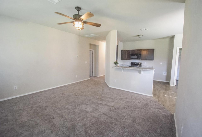 3 Bedrooms Bedrooms, 0 ,2 BathroomsBathrooms,Residential,Single Family,Kinder Wells,1,132400