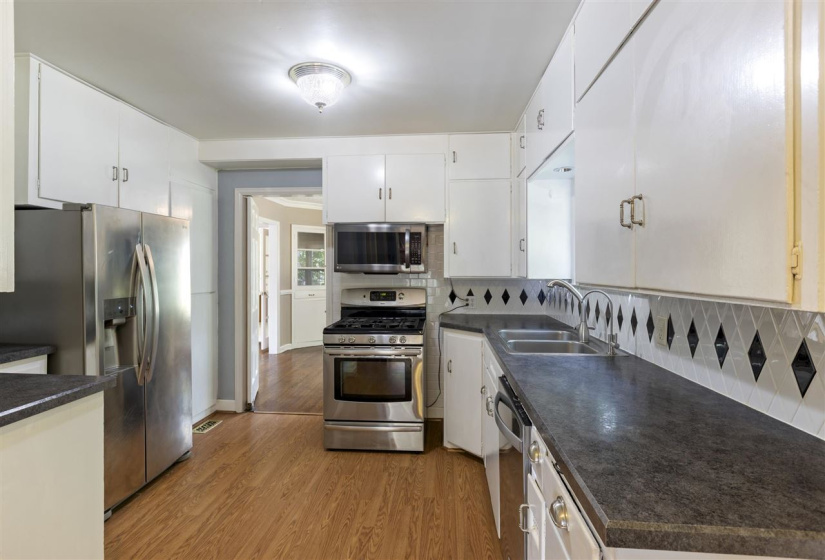 4 Bedrooms Bedrooms, 0 ,2 BathroomsBathrooms,Residential,Single Family,Washington,2,132405