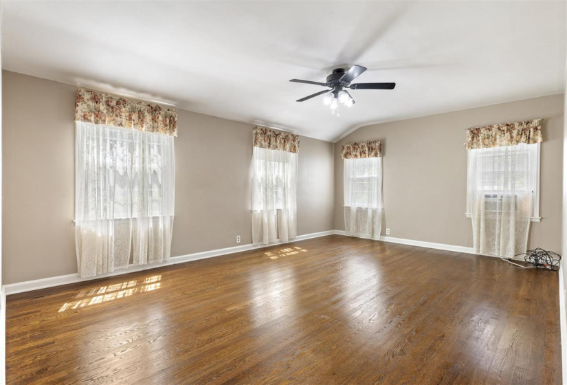4 Bedrooms Bedrooms, 0 ,2 BathroomsBathrooms,Residential,Single Family,Washington,2,132405