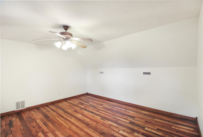 6 Bedrooms Bedrooms, 0 ,3 BathroomsBathrooms,Residential,Single Family,128th,2,132429