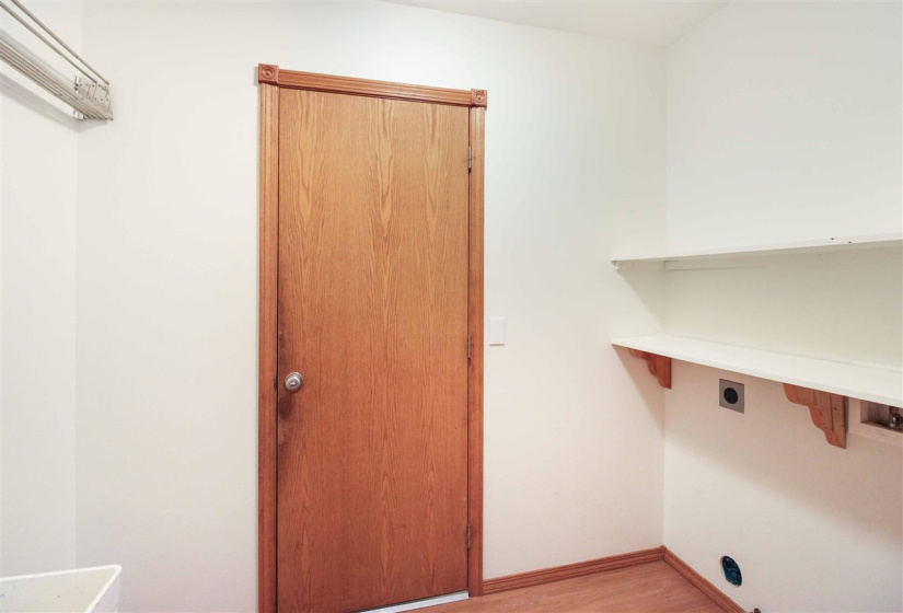 6 Bedrooms Bedrooms, 0 ,3 BathroomsBathrooms,Residential,Single Family,128th,2,132429