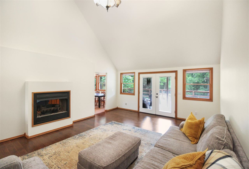 6 Bedrooms Bedrooms, 0 ,3 BathroomsBathrooms,Residential,Single Family,128th,2,132429