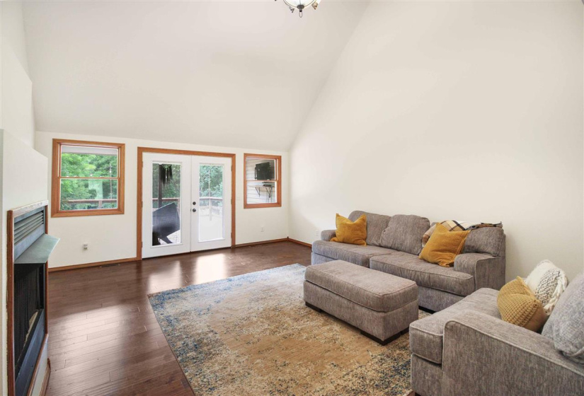6 Bedrooms Bedrooms, 0 ,3 BathroomsBathrooms,Residential,Single Family,128th,2,132429