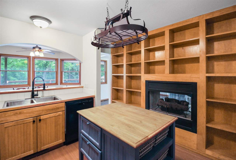6 Bedrooms Bedrooms, 0 ,3 BathroomsBathrooms,Residential,Single Family,128th,2,132429