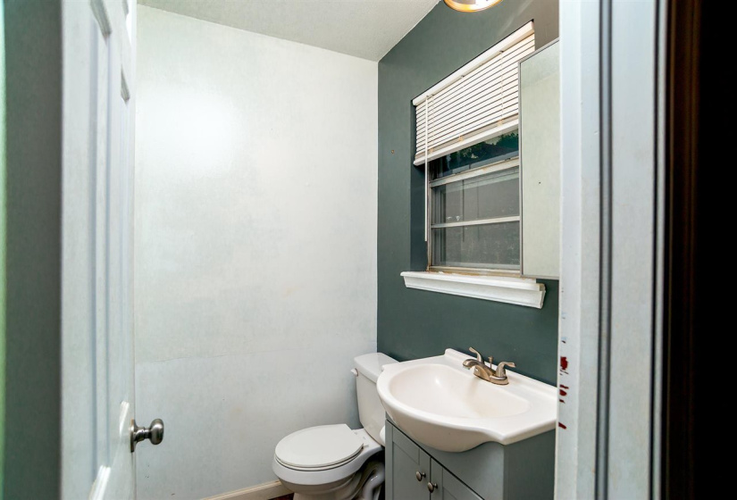 3 Bedrooms Bedrooms, 0 ,1 BathroomBathrooms,Residential,Single Family,5th,1,132436