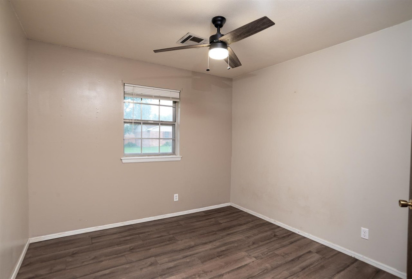 3 Bedrooms Bedrooms, 0 ,1 BathroomBathrooms,Residential,Single Family,5th,1,132436