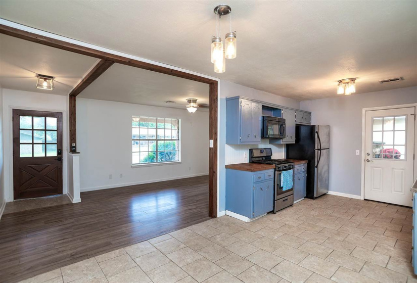 3 Bedrooms Bedrooms, 0 ,1 BathroomBathrooms,Residential,Single Family,5th,1,132436