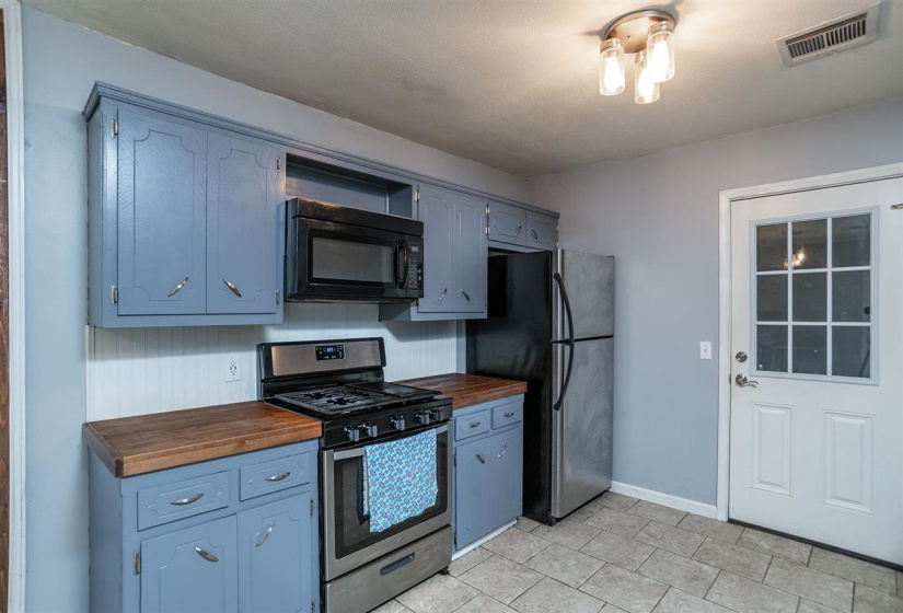 3 Bedrooms Bedrooms, 0 ,1 BathroomBathrooms,Residential,Single Family,5th,1,132436