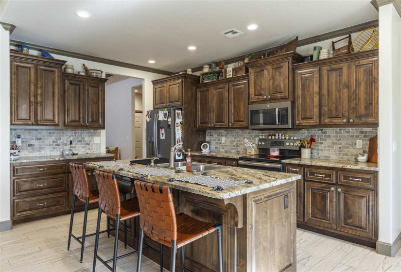 3 Bedrooms Bedrooms, 0 ,2 BathroomsBathrooms,Residential,Single Family,Brenna,1,132443