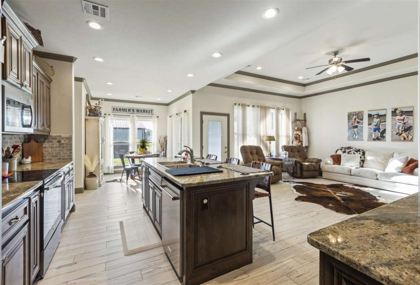 3 Bedrooms Bedrooms, 0 ,2 BathroomsBathrooms,Residential,Single Family,Brenna,1,132443