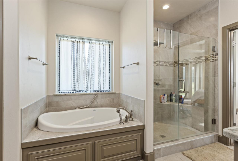 3 Bedrooms Bedrooms, 0 ,2 BathroomsBathrooms,Residential,Single Family,Brenna,1,132443
