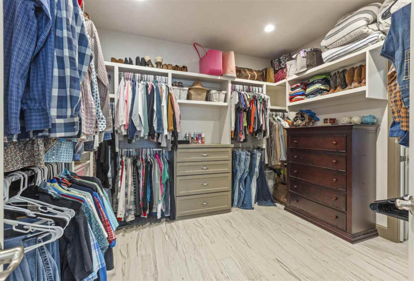 3 Bedrooms Bedrooms, 0 ,2 BathroomsBathrooms,Residential,Single Family,Brenna,1,132443