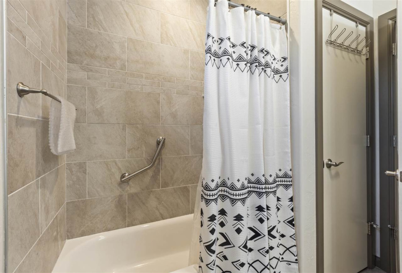 3 Bedrooms Bedrooms, 0 ,2 BathroomsBathrooms,Residential,Single Family,Brenna,1,132443