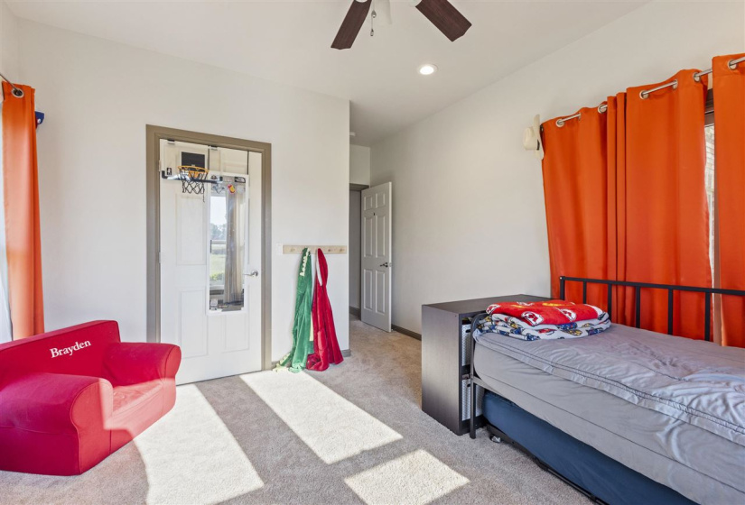 3 Bedrooms Bedrooms, 0 ,2 BathroomsBathrooms,Residential,Single Family,Brenna,1,132443