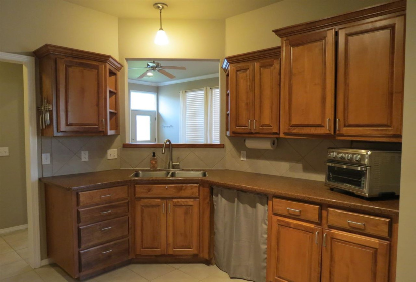 2 Bedrooms Bedrooms, 0 ,2 BathroomsBathrooms,Residential,Single Family,Windsor,1,132444