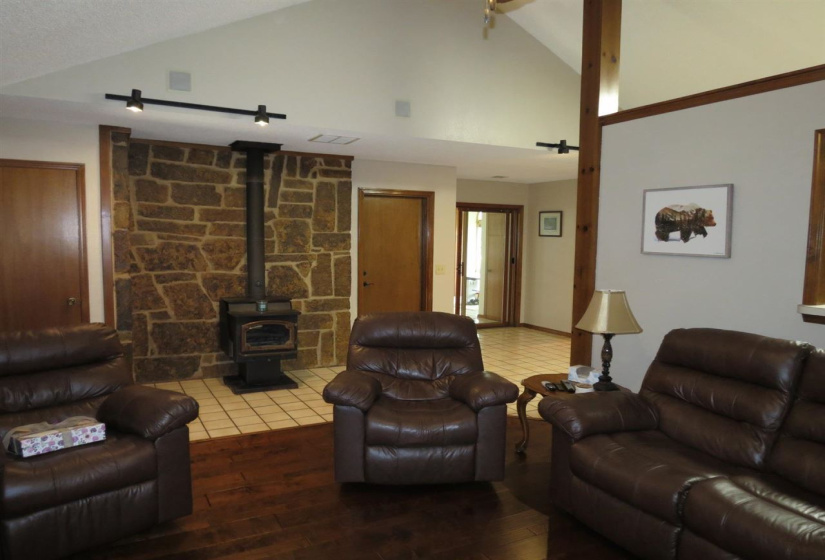 3 Bedrooms Bedrooms, 0 ,2 BathroomsBathrooms,Residential,Single Family,Park,1,132447