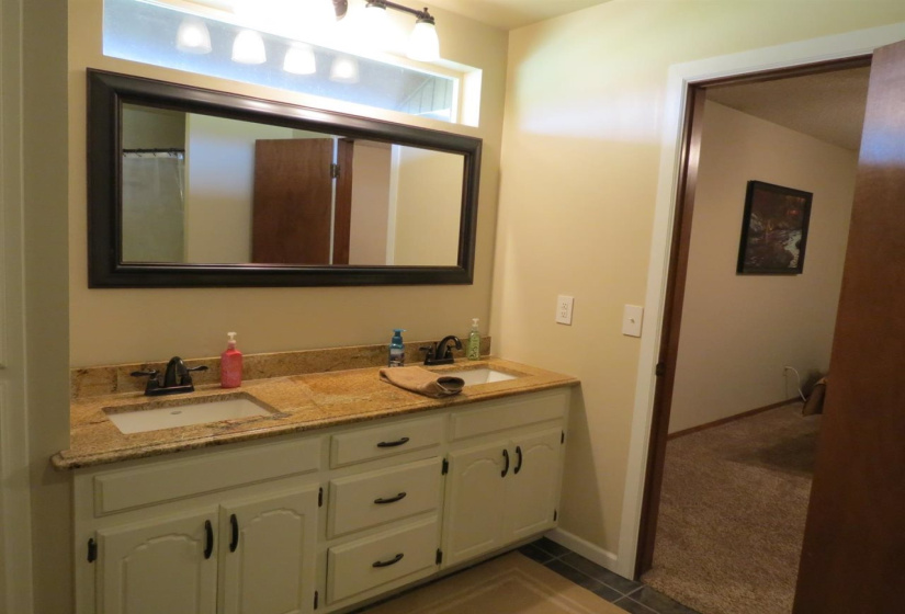 3 Bedrooms Bedrooms, 0 ,2 BathroomsBathrooms,Residential,Single Family,Park,1,132447