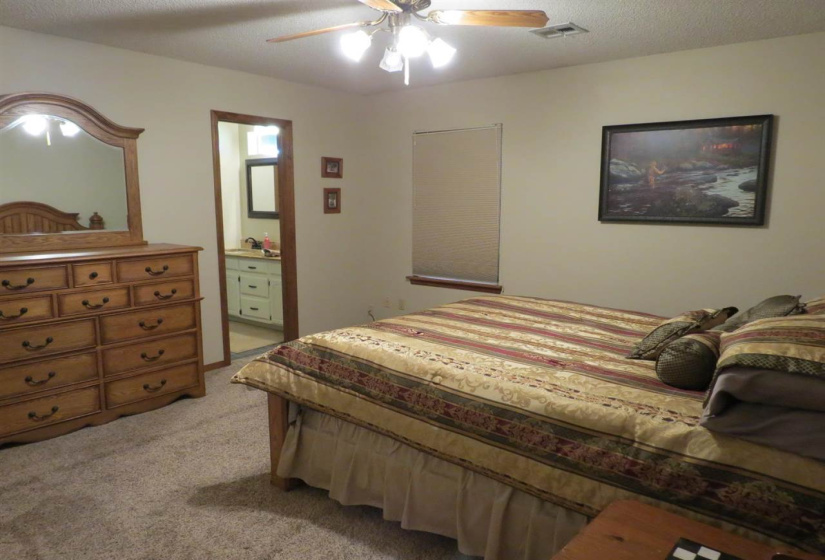 3 Bedrooms Bedrooms, 0 ,2 BathroomsBathrooms,Residential,Single Family,Park,1,132447