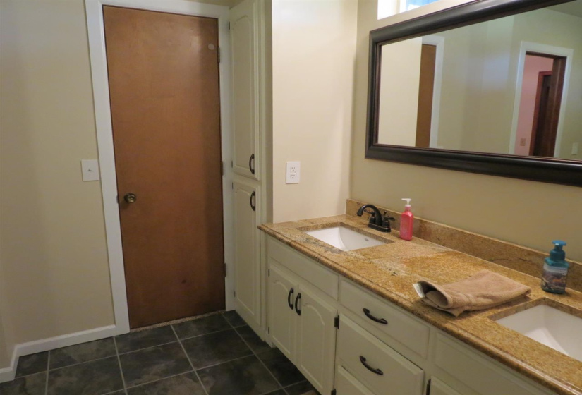 3 Bedrooms Bedrooms, 0 ,2 BathroomsBathrooms,Residential,Single Family,Park,1,132447