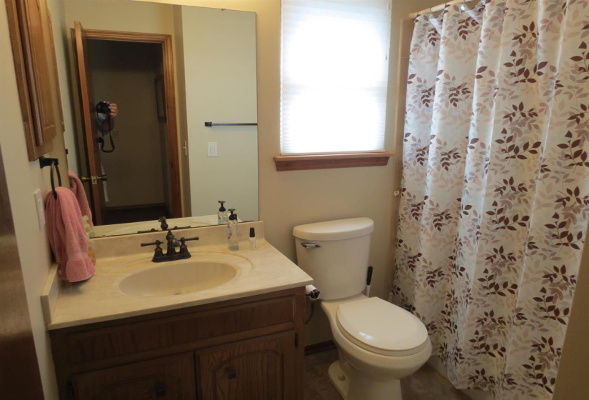 3 Bedrooms Bedrooms, 0 ,2 BathroomsBathrooms,Residential,Single Family,Park,1,132447