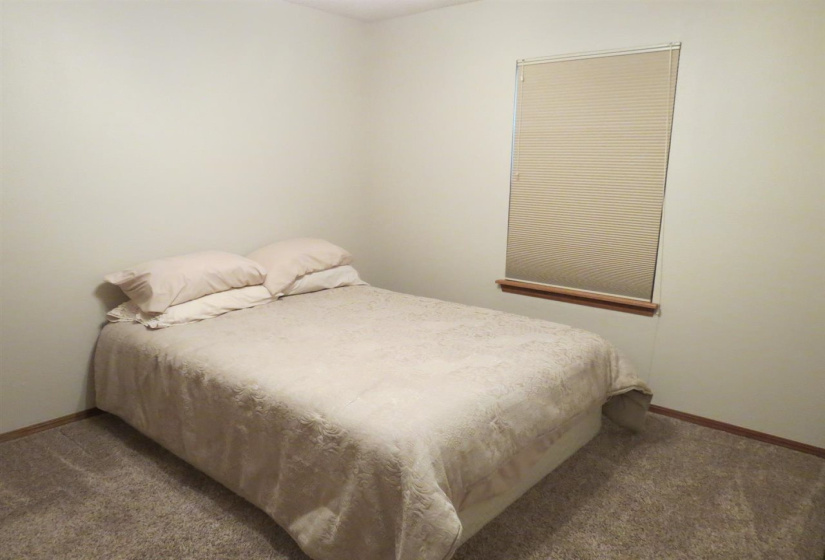3 Bedrooms Bedrooms, 0 ,2 BathroomsBathrooms,Residential,Single Family,Park,1,132447