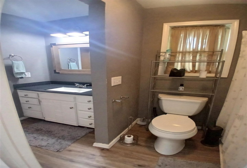 3 Bedrooms Bedrooms, 0 ,1 BathroomBathrooms,Residential,Single Family,Crestwood,1,132453