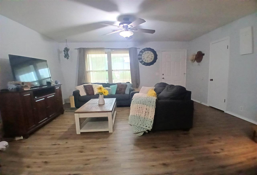 3 Bedrooms Bedrooms, 0 ,1 BathroomBathrooms,Residential,Single Family,Crestwood,1,132453