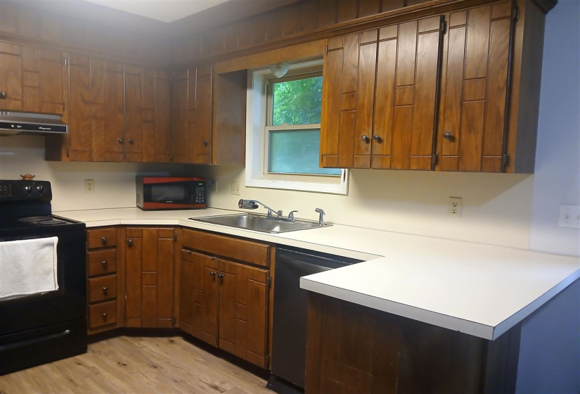 3 Bedrooms Bedrooms, 0 ,1 BathroomBathrooms,Residential,Single Family,Crestwood,1,132453