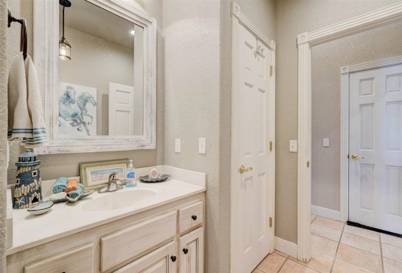 4 Bedrooms Bedrooms, 0 ,5 BathroomsBathrooms,Residential,Single Family,Lou Allard,1,132460