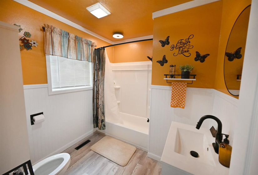 3 Bedrooms Bedrooms, 0 ,2 BathroomsBathrooms,Residential,Single Family,Clayton,1,132334