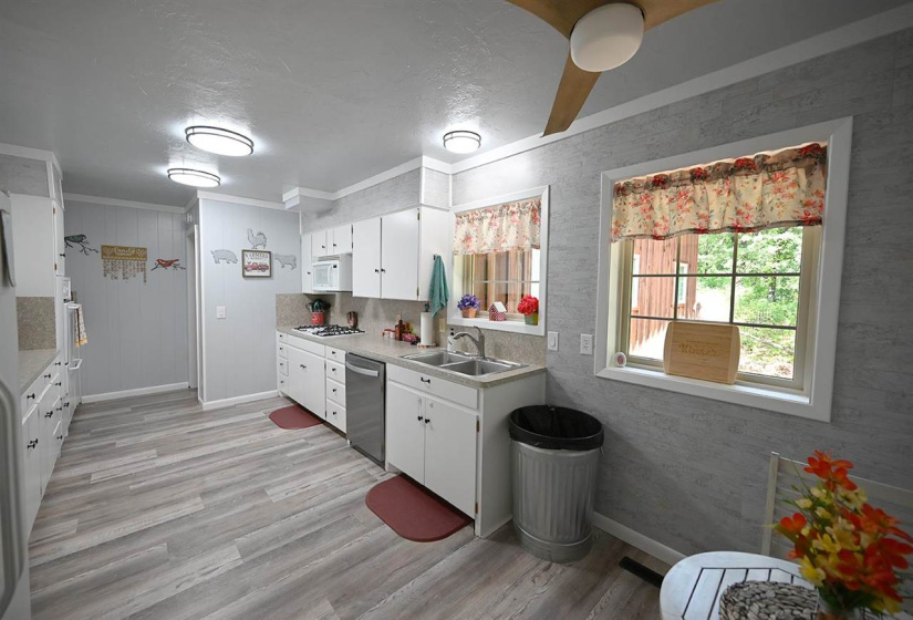 3 Bedrooms Bedrooms, 0 ,2 BathroomsBathrooms,Residential,Single Family,Clayton,1,132334