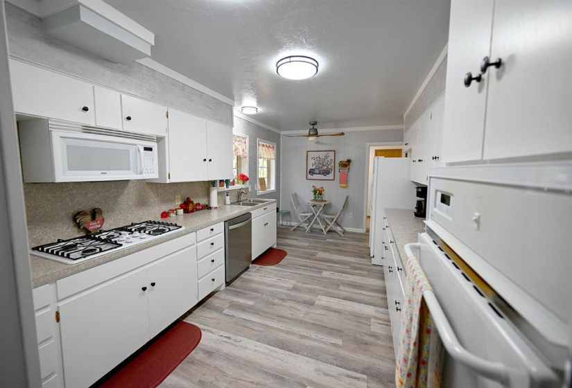 3 Bedrooms Bedrooms, 0 ,2 BathroomsBathrooms,Residential,Single Family,Clayton,1,132334