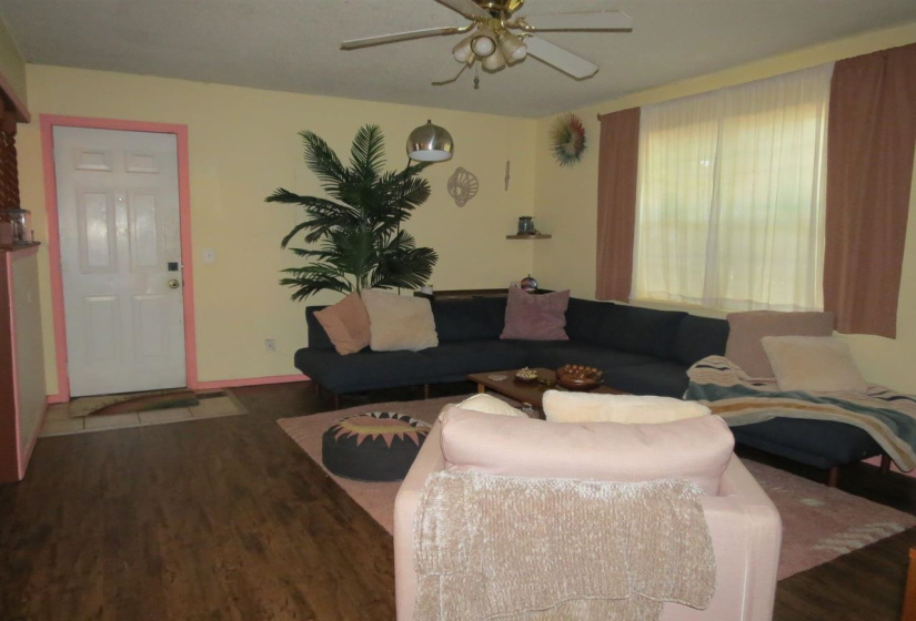 3 Bedrooms Bedrooms, 0 ,1 BathroomBathrooms,Residential,Single Family,West,1,132467