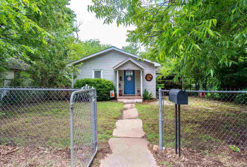3 Bedrooms Bedrooms, 0 ,1 BathroomBathrooms,Residential,Single Family,Springfield,1,132478