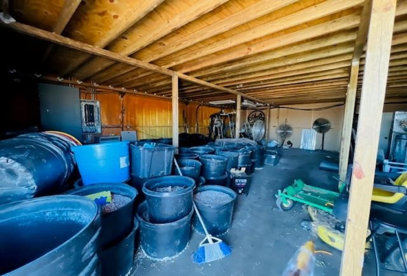 0 , 0 ,50 BathroomsBathrooms,Commercial/industrial,Commercial,Rose,1,132491