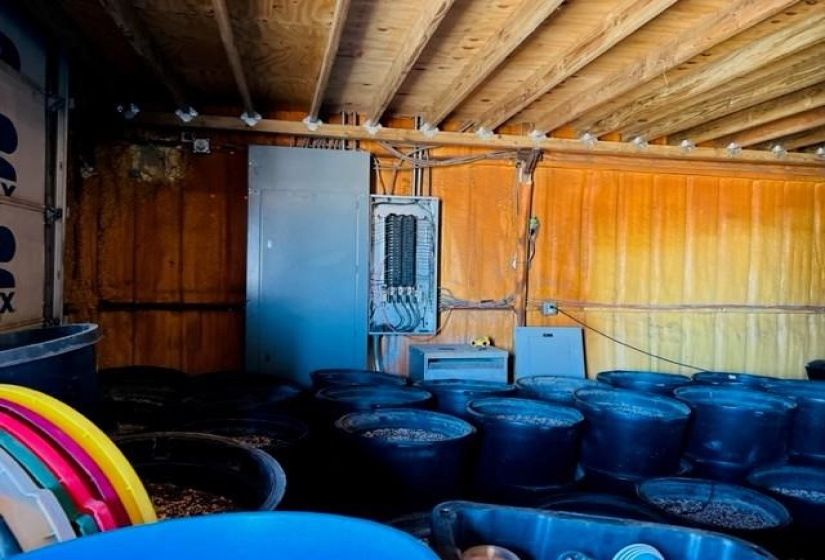 0 , 0 ,50 BathroomsBathrooms,Commercial/industrial,Commercial,Rose,1,132491