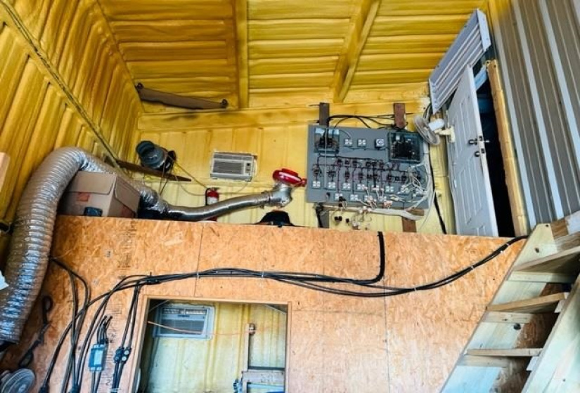 0 , 0 ,50 BathroomsBathrooms,Commercial/industrial,Commercial,Rose,1,132491