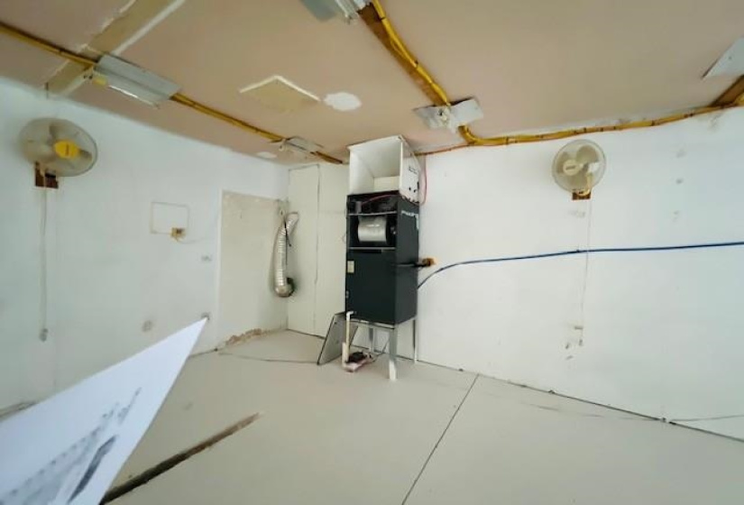 0 , 0 ,50 BathroomsBathrooms,Commercial/industrial,Commercial,Rose,1,132491