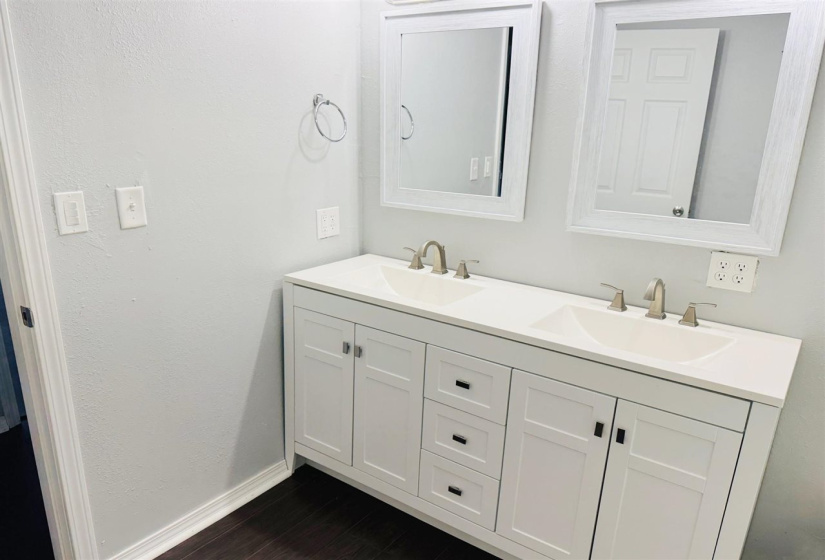 3 Bedrooms Bedrooms, 0 ,1 BathroomBathrooms,Residential,Single Family,Maple,1,132488