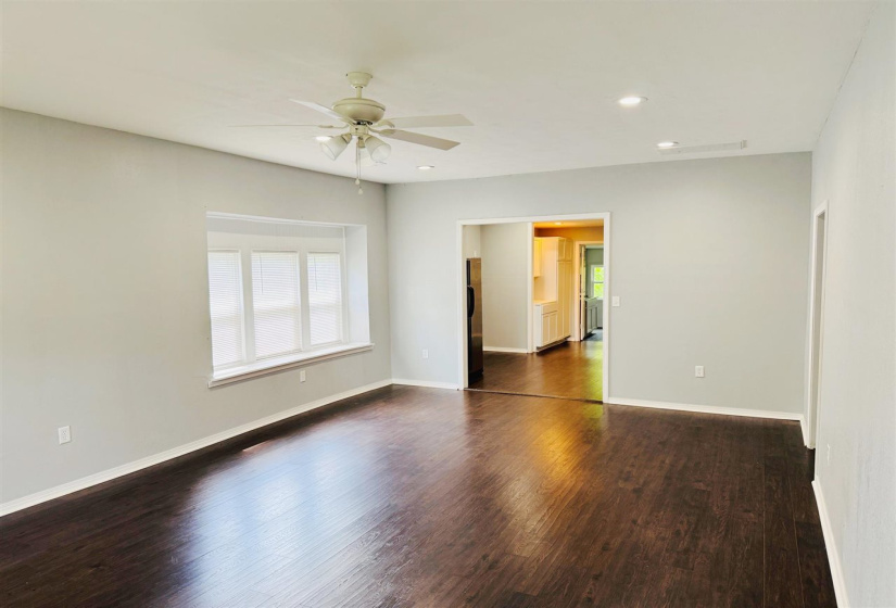 3 Bedrooms Bedrooms, 0 ,1 BathroomBathrooms,Residential,Single Family,Maple,1,132488