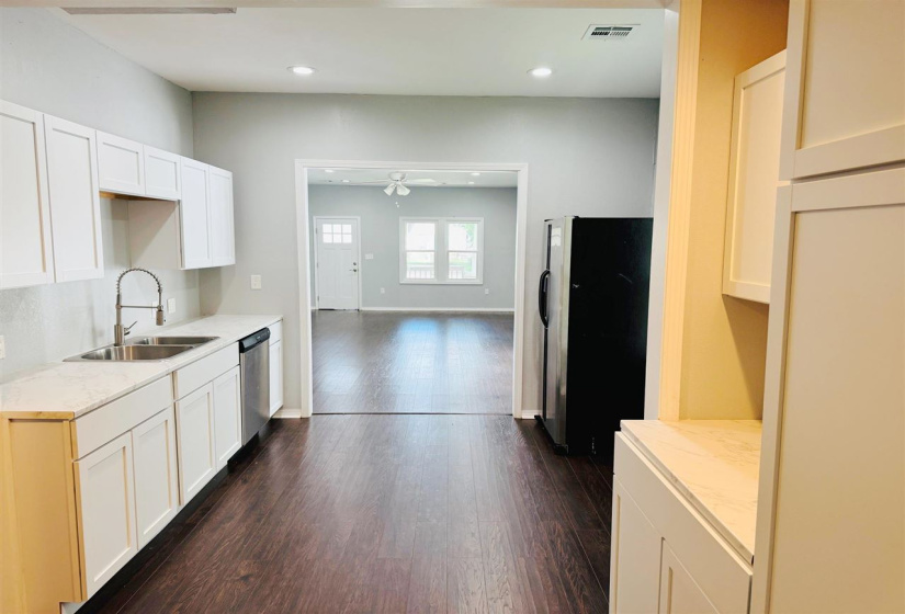 3 Bedrooms Bedrooms, 0 ,1 BathroomBathrooms,Residential,Single Family,Maple,1,132488